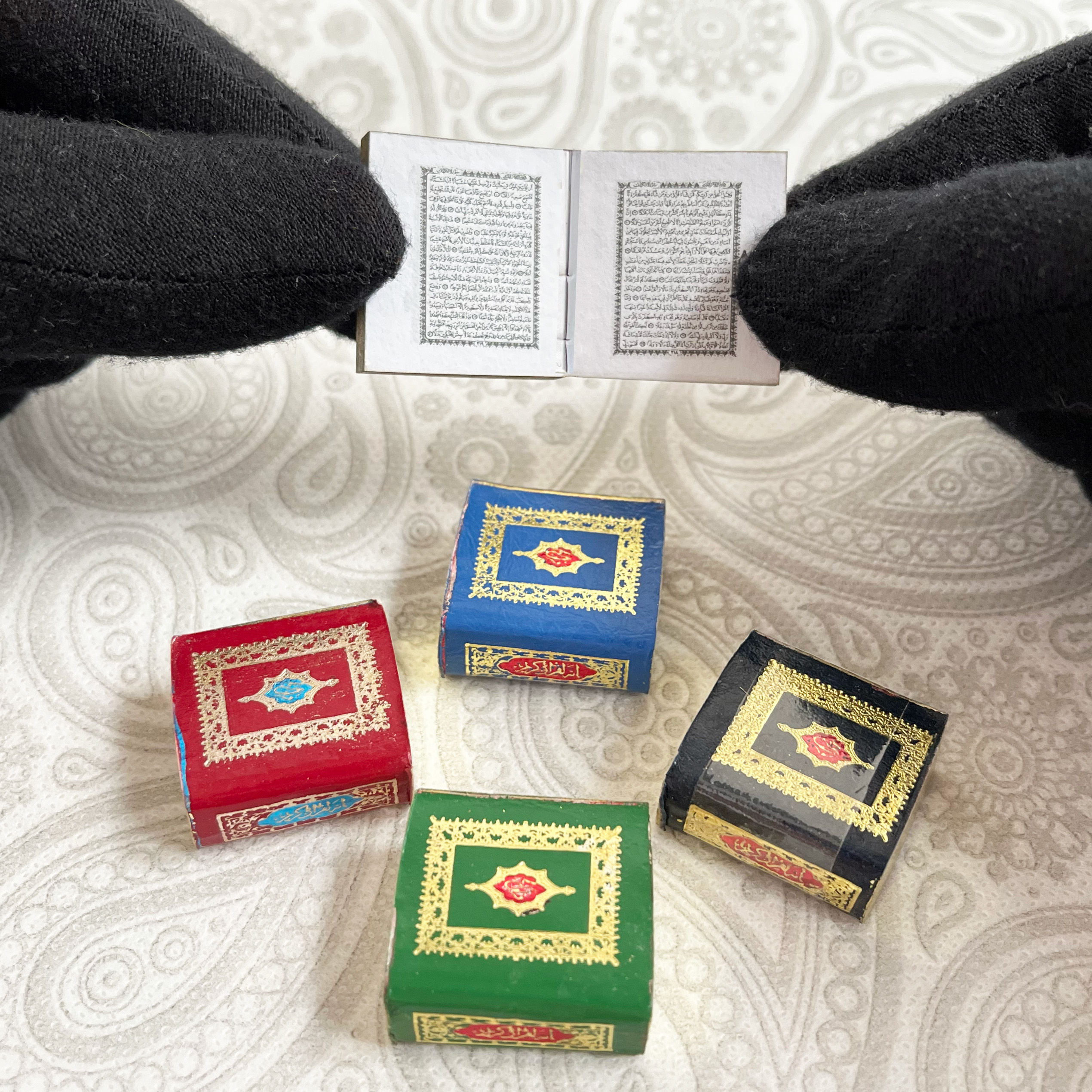 قرآن کوچک کامل مینیاتوری بندانگشتی قرآن رنگی قرآن لقمه ای قرآن خیلی کوچک